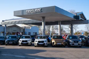 Dealer otworzył salon w budynku po stacji paliw