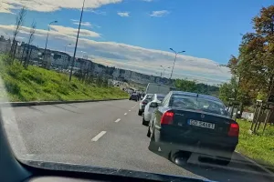 "Coraz więcej cwaniaczków nawija na rondzie, żeby stać krócej w korku"