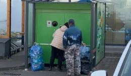 Zbierają butelki, żeby dostać kaucję. Jedna rzecz denerwuje ich najbardziej