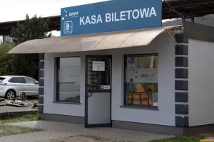 Był butik z odzieżą, jest kasa SKM
