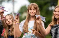 Wakacje 2026. Gdzie na letni wypoczynek dziecka? Survival, Minecraft, robotyka i półkolonie w mieście