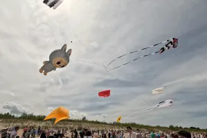 Odlotowa niedziela na plaży. Karnawał Latawców znów przyciągnął tłumy