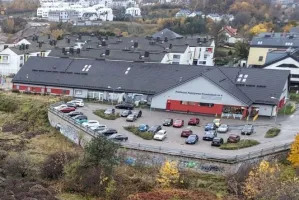 Dwa supermarkety tej samej marki w odległości 1 km