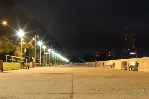 Nocna awantura z użyciem ostrego przedmiotu na Bulwarze Nadmorskim w Gdyni