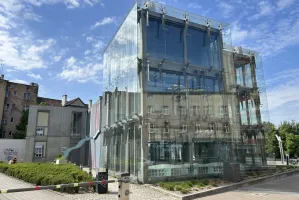 Nie będzie rozbiórki Infoboksu. "Ma pełnić funkcję Gdyńskiego Centrum Modernizmu"