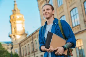 Od magazynu po strategię firmy. Sprawdź, co dają studia z logistyki i zarządzania