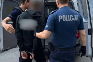 Ukradli torebkę. Wpadli przez słuchawki