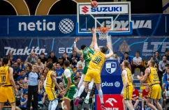 AMW Arka Gdynia w czwartej kwarcie roztrwoniła 15 punktów przewagi. W półfinale przegrywa 0:2