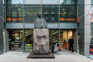 Pomnik Eugeniusza Kwiatkowskiego stanie na Placu Konstytucji. Jest decyzja radnych
