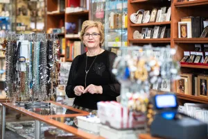 Prowadzi dwie księgarnie katolickie w centrum Gdańska. "Nie poddałam się"