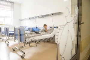Choroba dziecka zmienia życie całej rodziny. "Razem z diagnozą nie idzie żadna pewność"