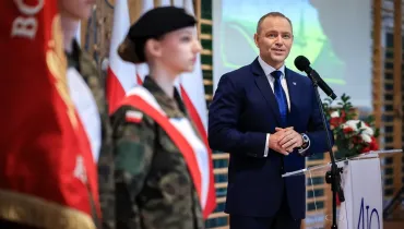 Prezydent Karol Nawrocki odwiedził IV Liceum Ogólnokształcące na 80-lecie