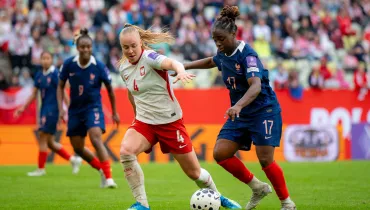 Polska - Francja 0:2. Walka biało-czerwonych i kolejny rekord frekwencji