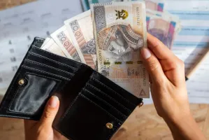Masz 7907,20 zł brutto? Takie są zarobki w Polsce