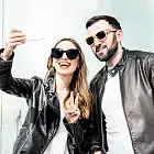 Trendy, które wydawały się żartem, a zostały z nami na lata