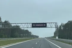 Nowe tablice na Metropolitalnej. Jeszcze nie działają, trwają testy