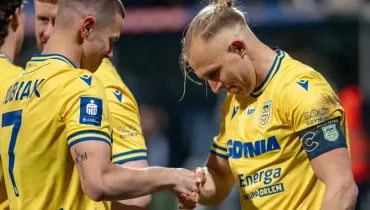 Arka Gdynia po symbolicznej przecenie. Znów nowy lider najdroższych piłkarzy