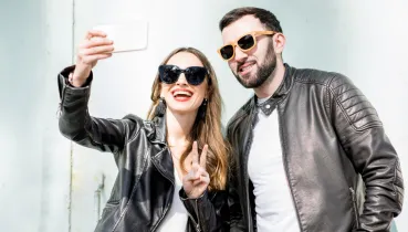 Trendy, które wydawały się żartem, a zostały z nami na lata