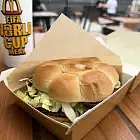 McDonald's pokazał nowego burgera z dziwną bułką. Tyle zapłacisz za menu na Mundial