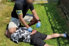 Odepchnął policjantów i uciekł, ale nie na długo