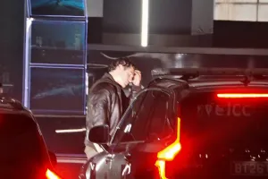 "Nieśmiertelny": Henry Cavill na parkingu w Gdyni. Mamy nagranie