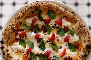 Pizza z truskawkami? To dopiero początek. Tak restauracje wykorzystują smak lata