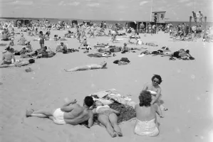 Noc Świętojańska, komary i zamknięta ubikacja, czyli lato 1956 r. w Trójmieście