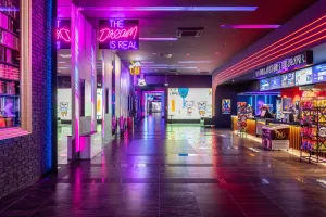 Do kina nie tylko na film. Jak multipleksy chcą być dziś centrami rozrywki