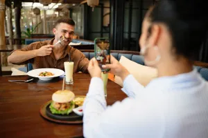 Najbardziej irytujący gość w restauracji? Coraz częściej to influencer