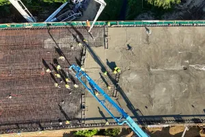 Ponad 20 godzin betonowania na budowie Nowej Świętokrzyskiej