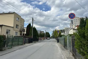 Nie ma karetki, zakaz parkowania pozostał