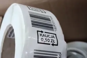 Naklejki kaucyjne oszukują system i butelkomaty