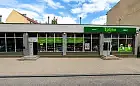 Pijany klient zaatakował młodą ekspedientkę Żabki