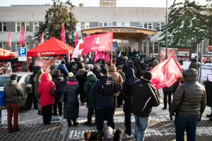 Czy okolica szpitala powinna być wolna od zgromadzeń?