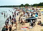 Alkohol na plaży. Ratownicy i lekarze alarmują: "Pijani plażowicze to codzienność"