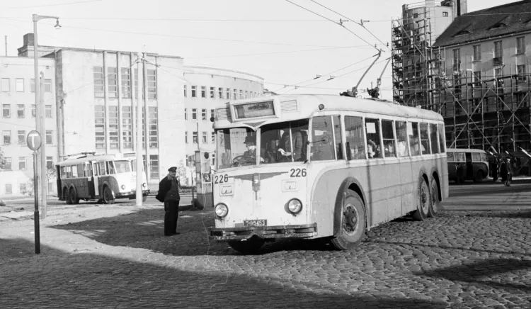 Powroty do Gdyni, balet i "trolleybus". Lato 1946 r. w Trójmieście