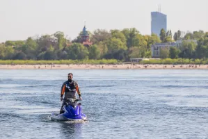 Gdzie wypożyczyć skuter wodny? 15 minut w cenie 200 zł, od 500 zł za godzinę