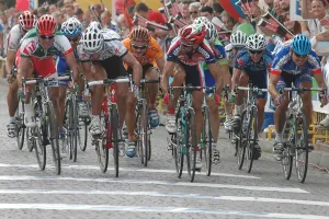 Tour de Pologne w Gdyni: prezentacja zawodników i zmiany w ruchu