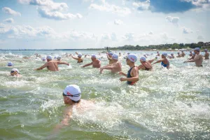 Turnieje koszykówki, siatkówka plażowa, pływanie dookoła Mola - wybierz aktywność