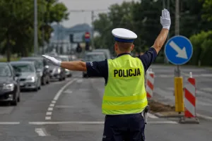 Policja powinna częściej ręcznie kierować ruchem. Szczególnie po zmianach organizacji