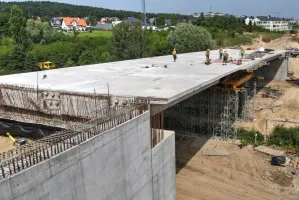 Nowa Świętokrzyska: znika szalunek z wiaduktu, trwa remont Kampinoskiej