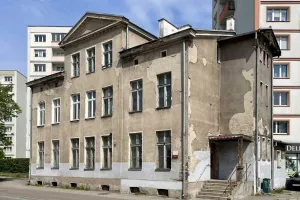 Dwie oferty na remont "Domu szpiega"