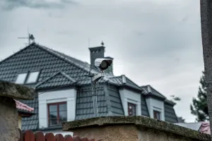 Sąsiad nagrywa twoje okna? Grozi za to nawet 26 tys. zł kary od UODO