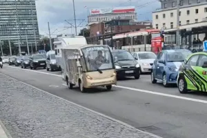 Meleksy zajmują w Gdańsku buspasy. Przepisy mówią wprost