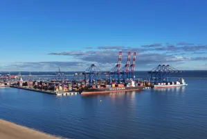 Do portów Trójmiasta dotrą kontenery drogą arktyczną