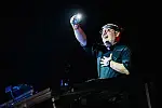 Ksiądz DJ podbił Ergo Arenę. Lasery, remiksy i tysiące fanów