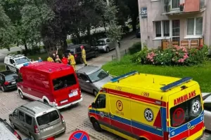 2 osoby wypadły z wysokich pięter bloków. Wypadki w Gdyni i w Gdańsku