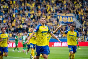 Arka Gdynia - Puszcza Niepołomice 3:0. Trzy gole do przerwy nowego wicelidera 1. Ligi