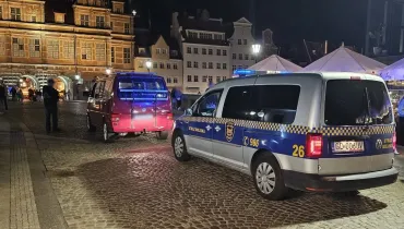 Zgasił światła i wjechał pod zakaz na Stągiewną. Chciał zagrać na perkusji