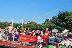 Nowy rekord. Katarczyk Siefeldin Abdelsalam blisko 6 metrów nad molo o tyczce